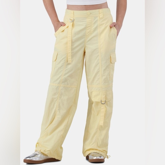 No Boundaries Yellow Cargo Pants - Picture 3 of 12